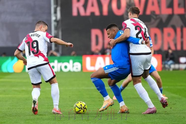 巴列卡诺门将:维尼修斯说要和我碰碰 我会给他拥抱 巴列卡诺门将:维尼修斯说要和我碰碰 我会给他拥抱